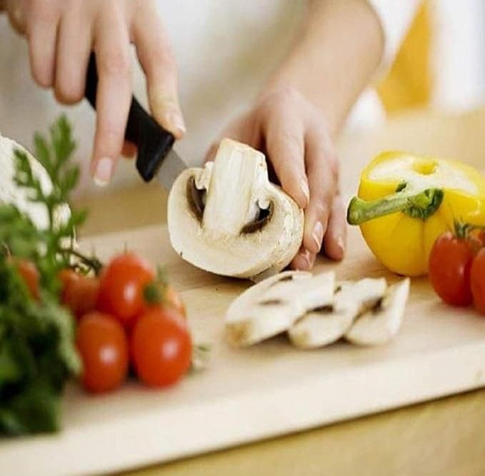 Wooden Chopping Board With 5-Pcs Knife Set - Utility Mart 
